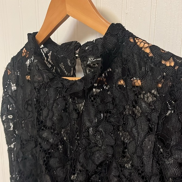 Black Lacy Long Sleeve Blouse key hole opening back - Picture 3 of 6